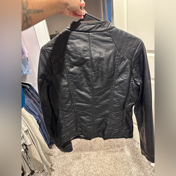 Leather jacket - Picture 2 of 2